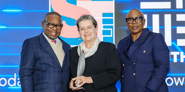 Wits Prof Irvy Igle Gledhill NSTF Science Diplomacy for Africa winner 600x300.jpg